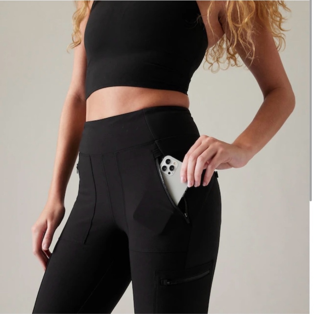 Athleta Headlands Hybrid Cargo II Tight size 8T